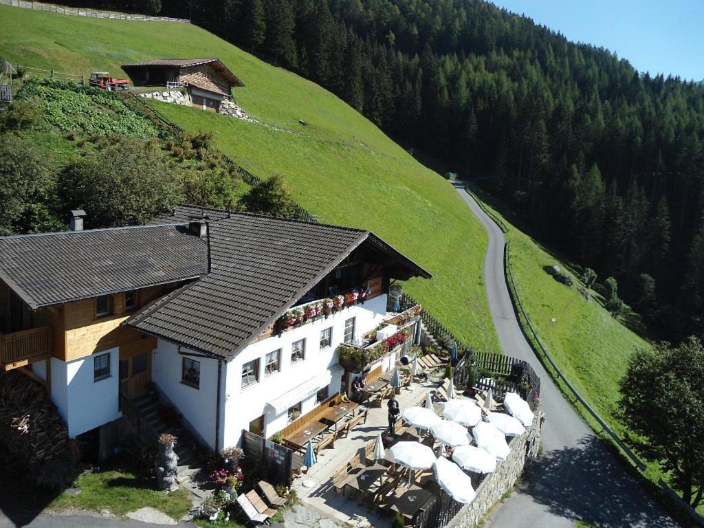 Gasthaus Oberkirn Schenna Exterior photo
